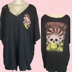 Torrid +5 Black V-Neck Find Your Soul Skull Graphic Distressed Short Sleeve Tee
